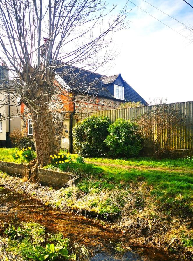 Historic, Traditional & Spacious Wiltshire Cottage Shrewton Kültér fotó