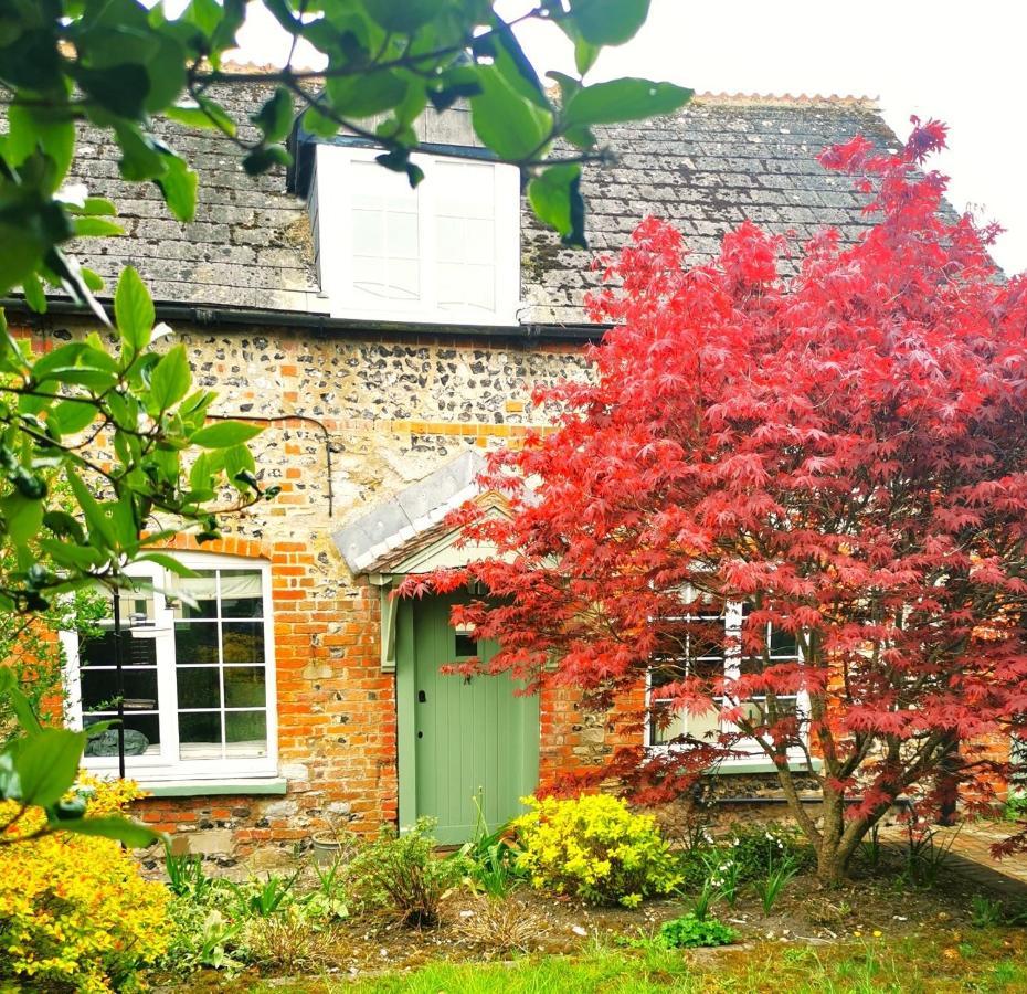 Historic, Traditional & Spacious Wiltshire Cottage Shrewton Kültér fotó